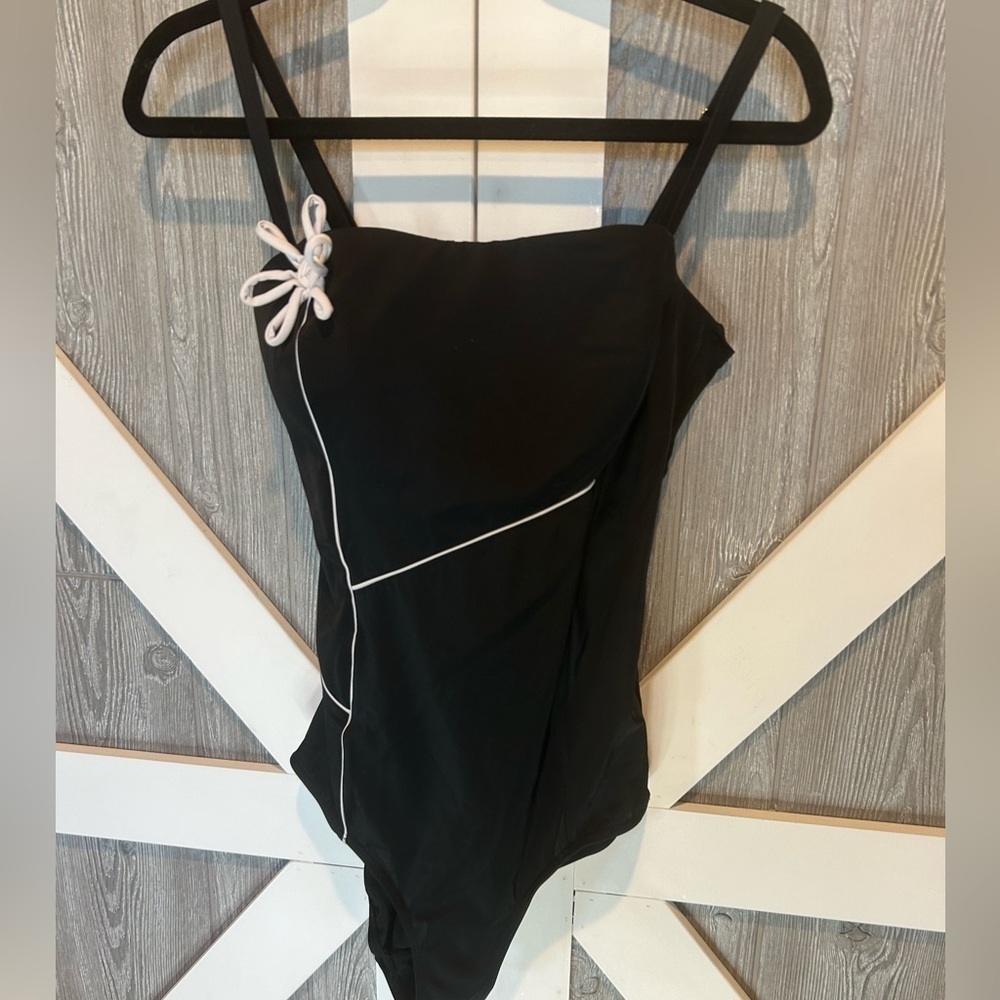 Bag072. Fit4U Sz 12 black one piece swimsuit with tummy control.